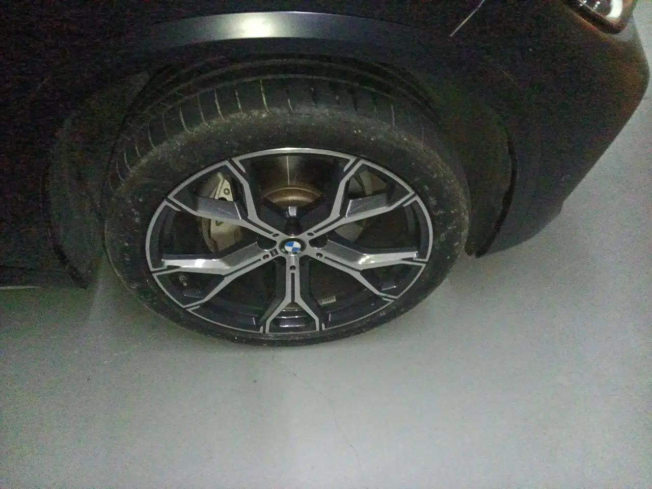 BMW X5 2022 xDrive 40Li M Sport Package — миниатюра 8