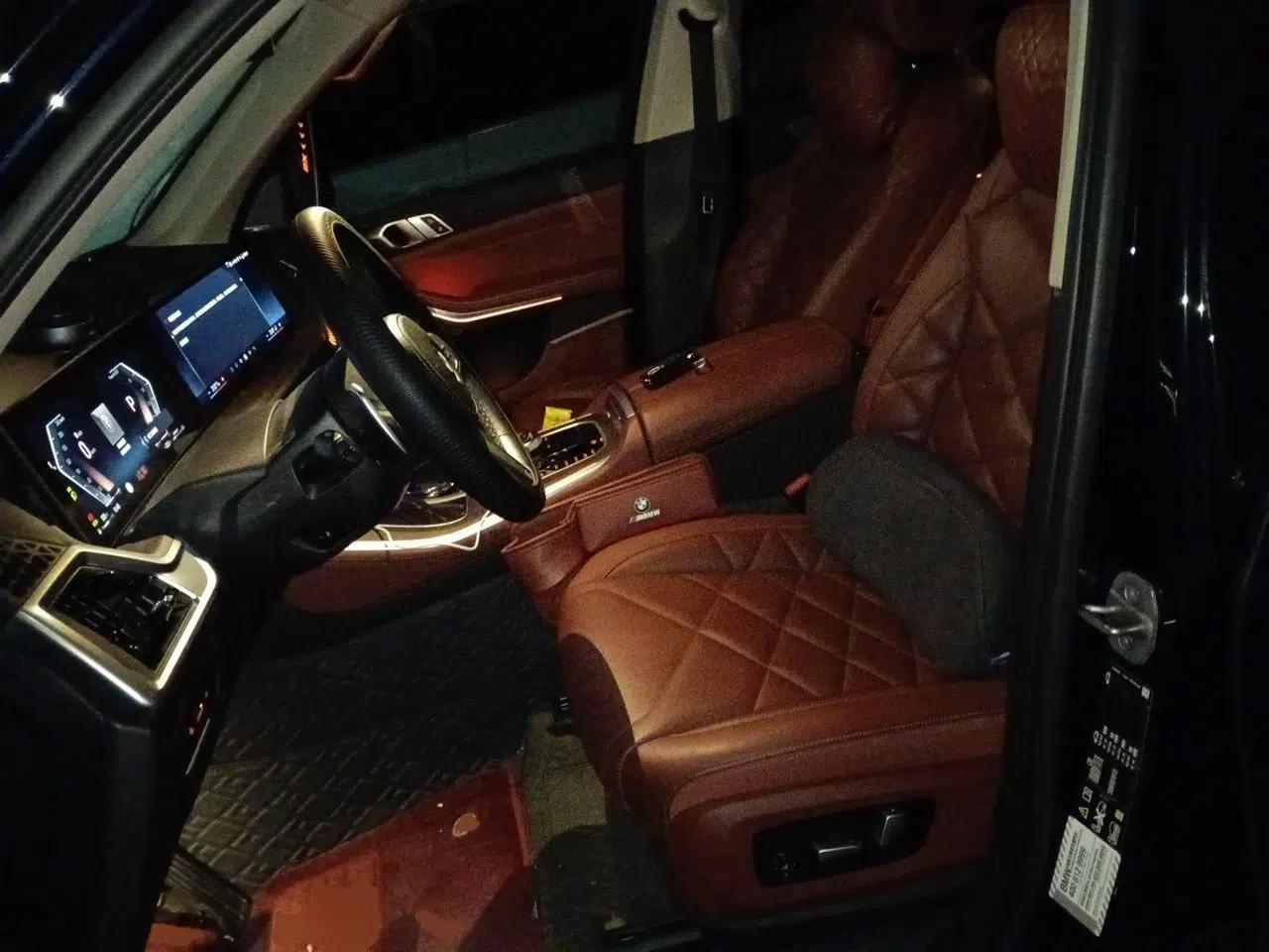 BMW X5 2023 xDrive 30Li Luxury M Sport Night Edition Package — миниатюра 15