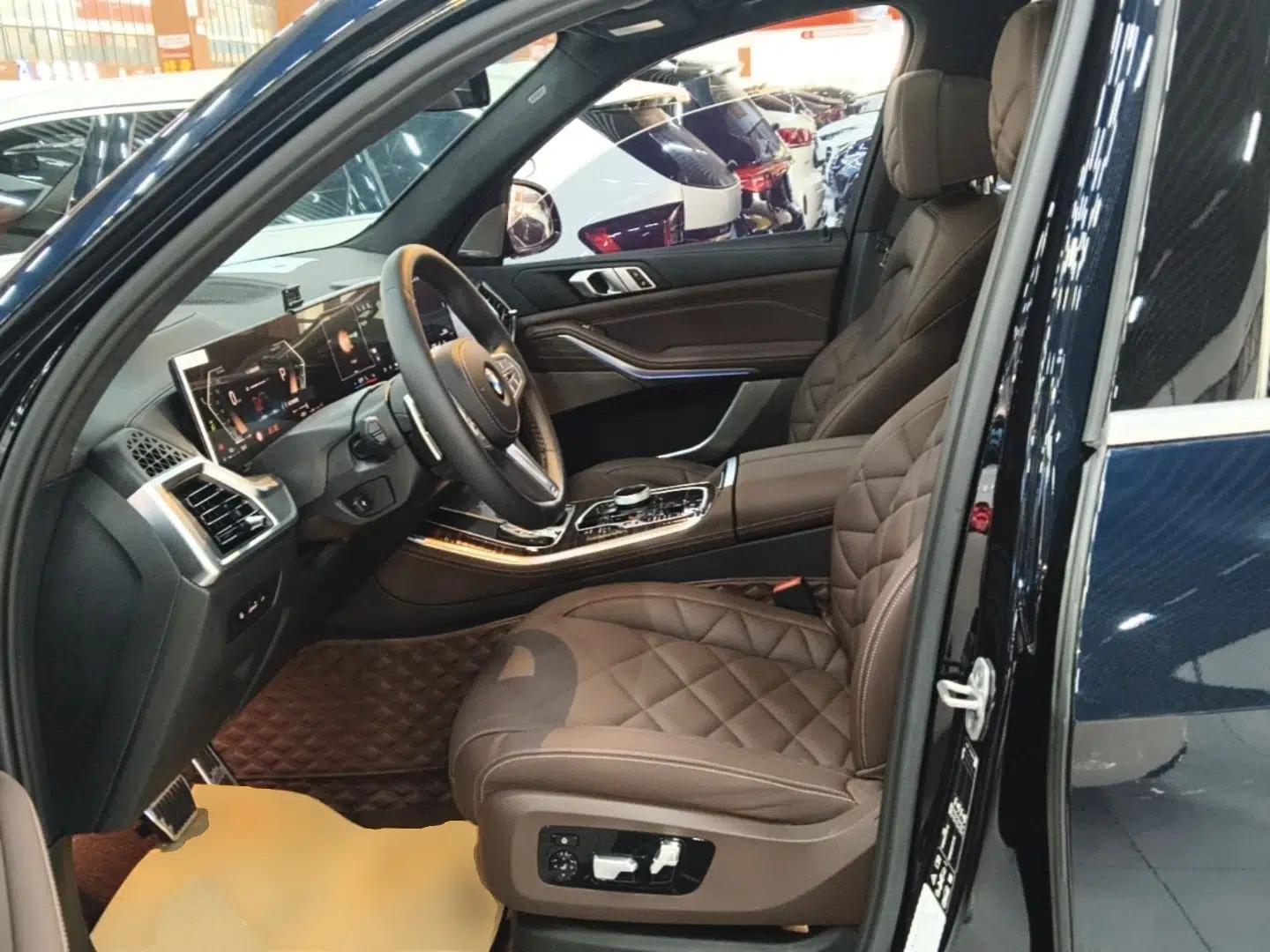 BMW X5 2023 xDrive 40Li M Sport Package — миниатюра 17