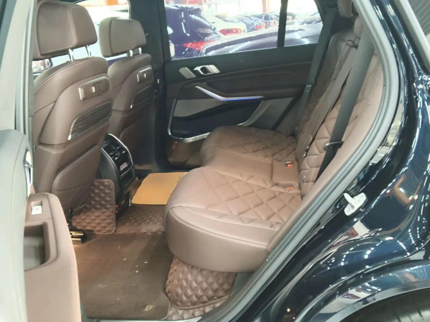 BMW X5 2023 xDrive 40Li M Sport Package — миниатюра 20