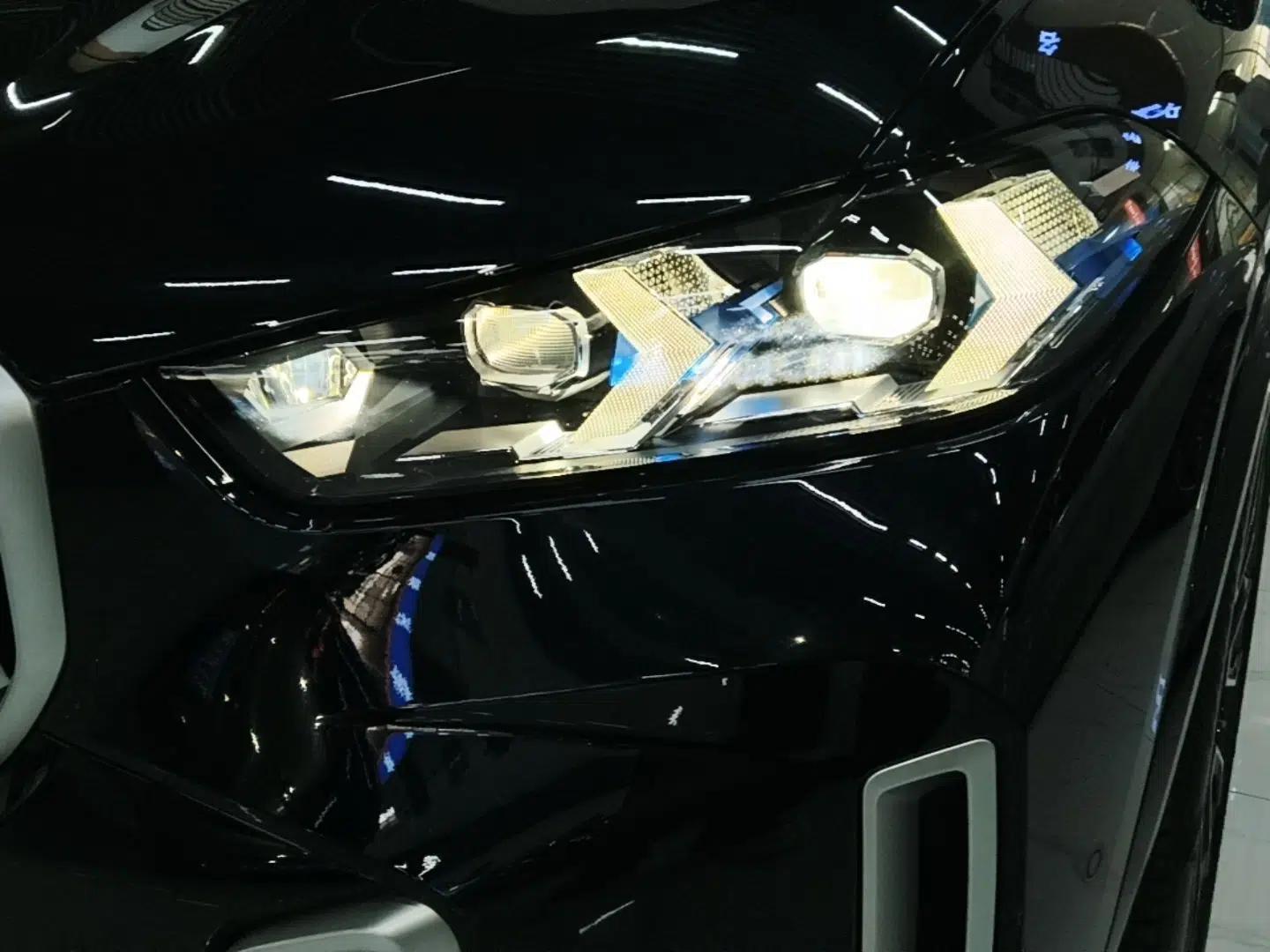 BMW X5 2023 xDrive 40Li M Sport Package — миниатюра 8