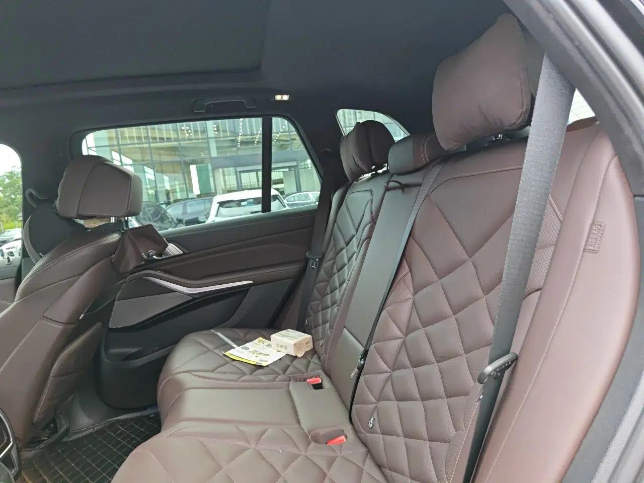 BMW X5 2022 Restyled xDrive 40Li M Sport Package — миниатюра 17