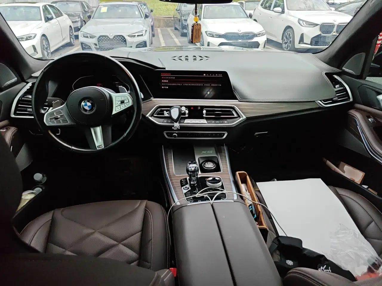 BMW X5 2022 Restyled xDrive 40Li M Sport Package — миниатюра 9