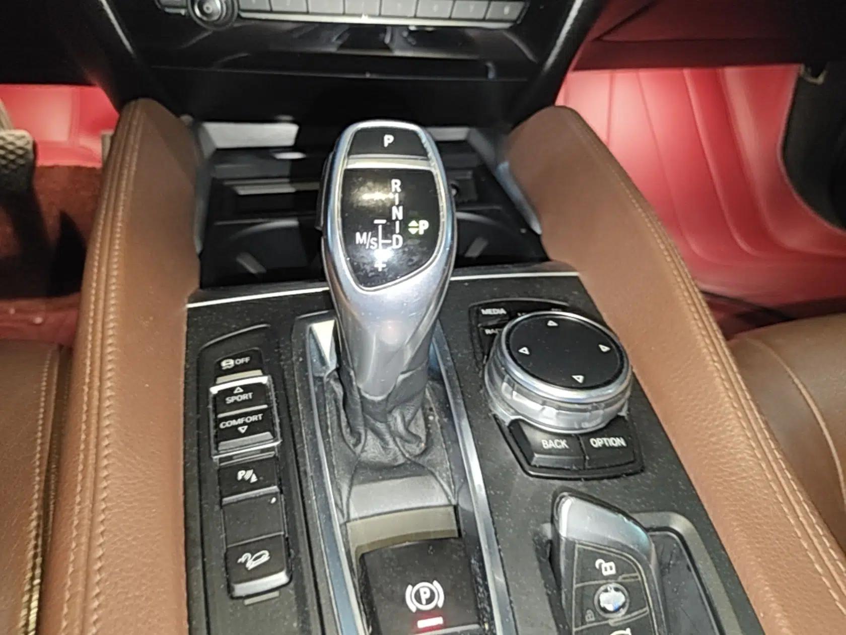 BMW X6 2015 xDrive35i Leading Model — миниатюра 25