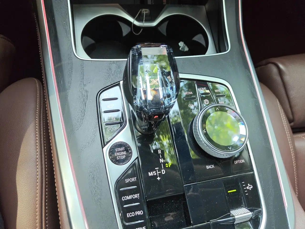 BMW X7 2020 xDrive40i Luxury Package with Leading Features — миниатюра 14