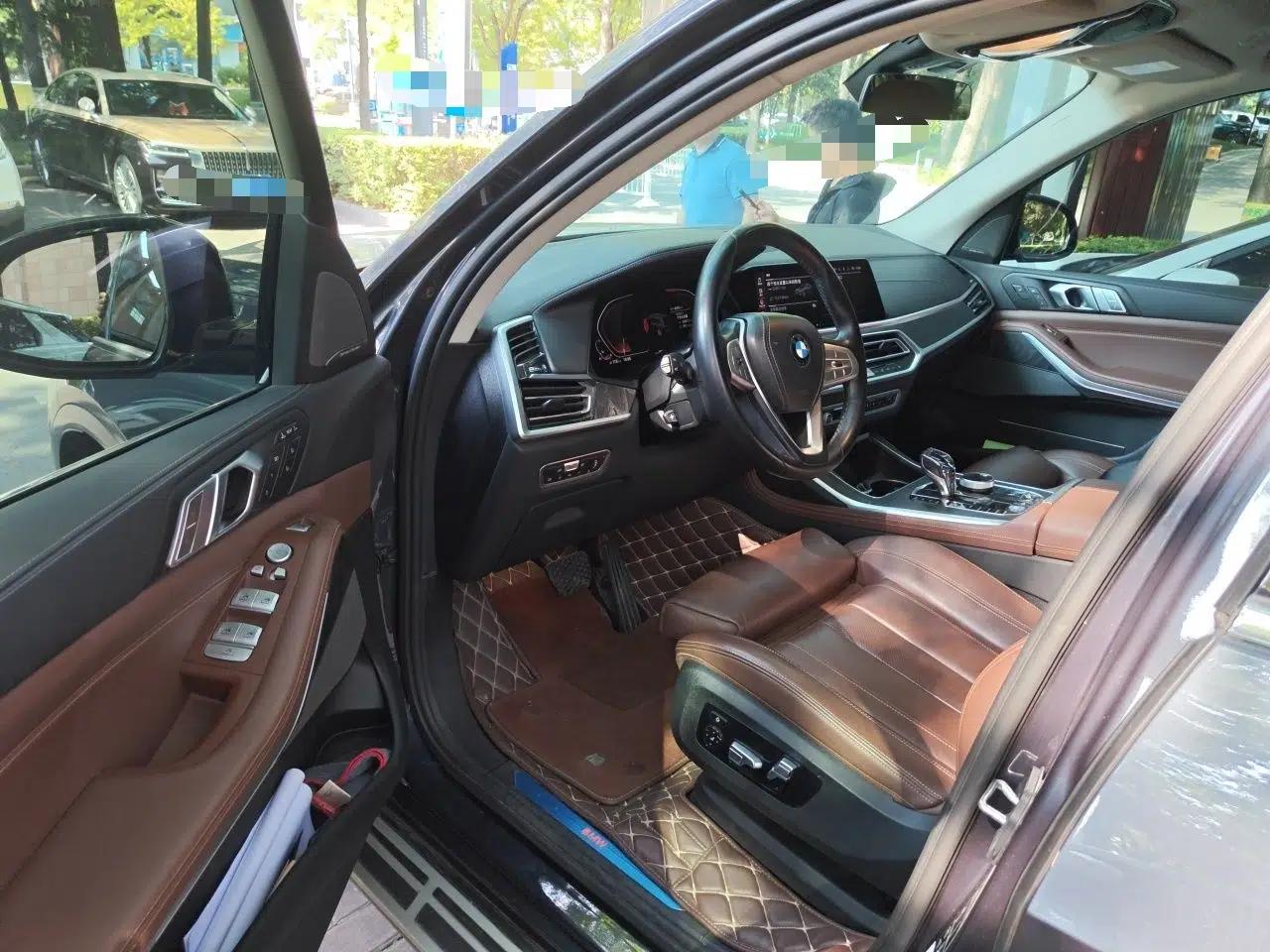 BMW X7 2020 xDrive40i Luxury Package with Leading Features — миниатюра 16