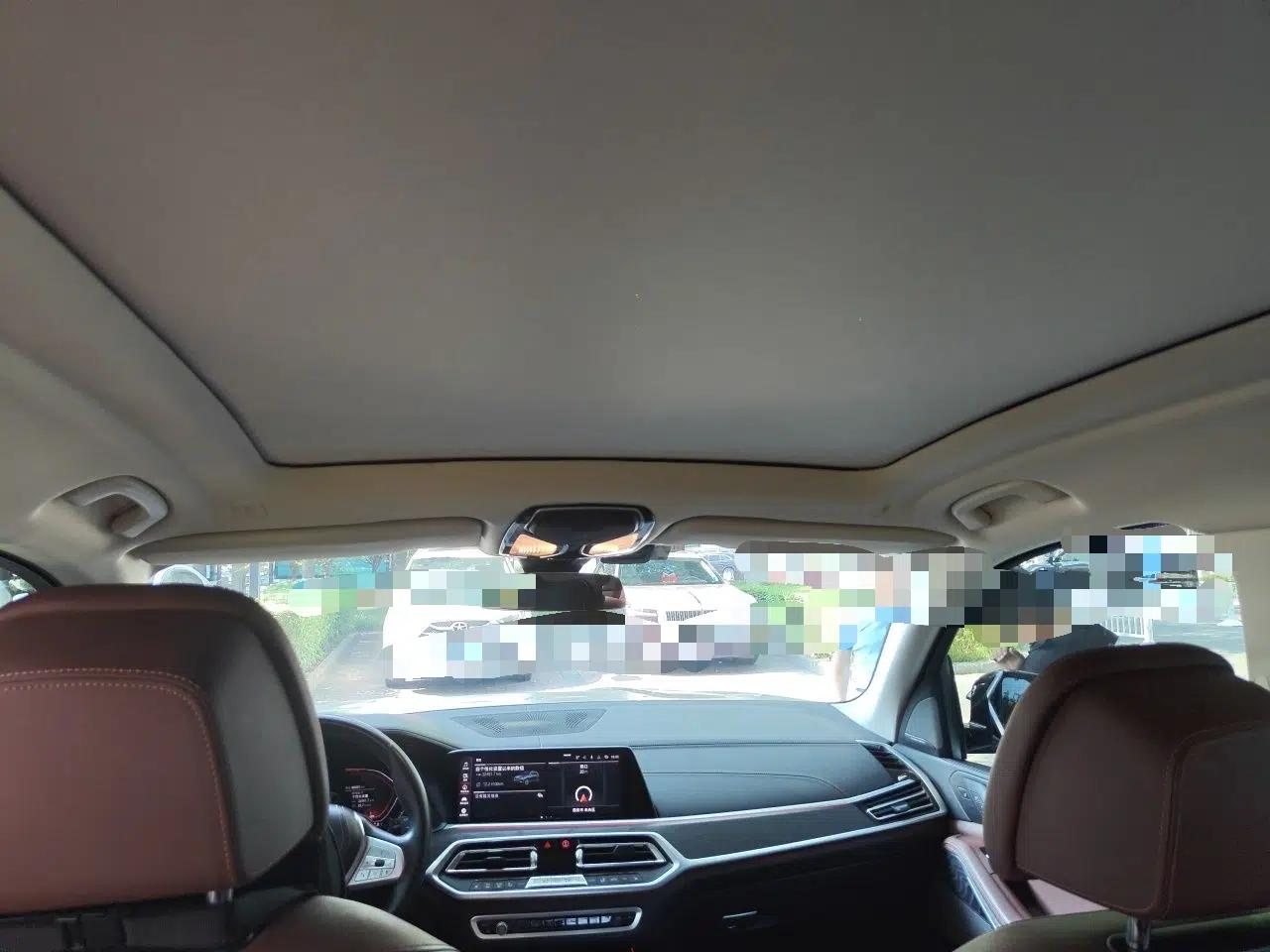 BMW X7 2020 xDrive40i Luxury Package with Leading Features — миниатюра 18