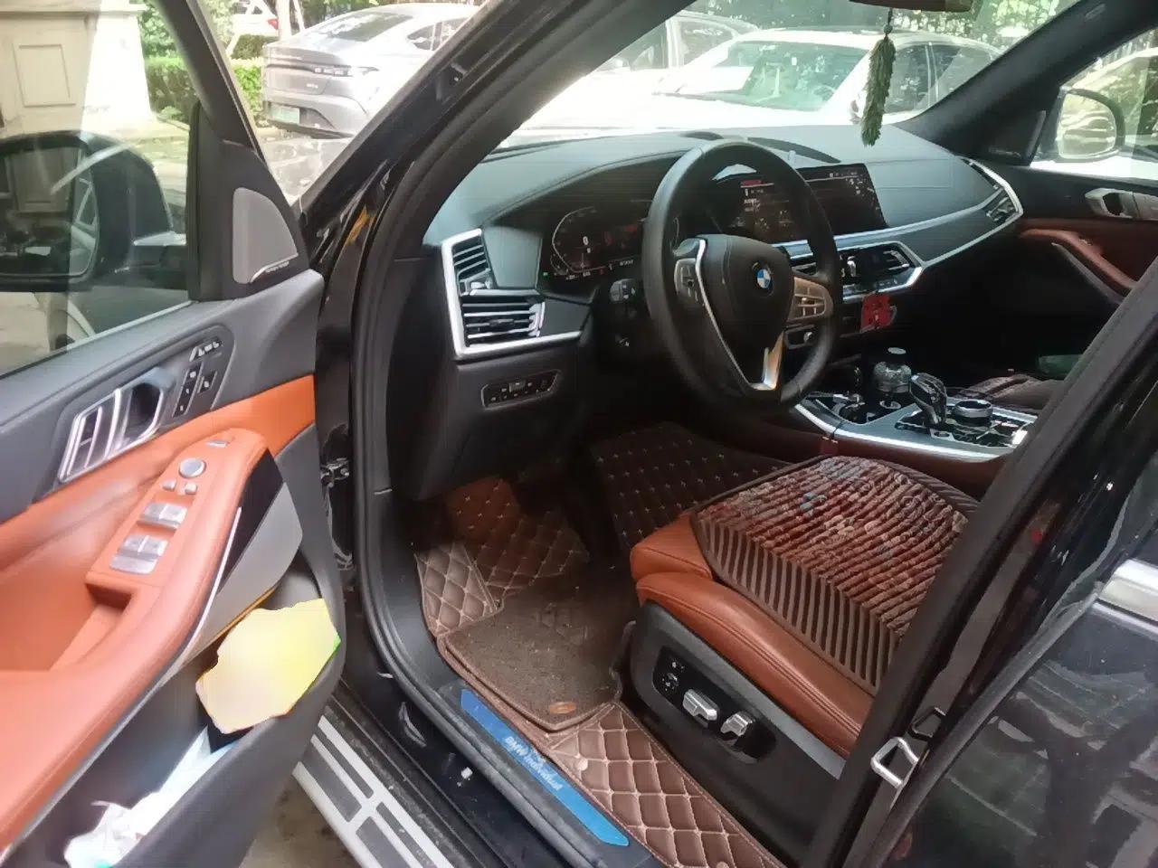 BMW X7 2020 xDrive40i Luxury Package with Premium Features — миниатюра 16