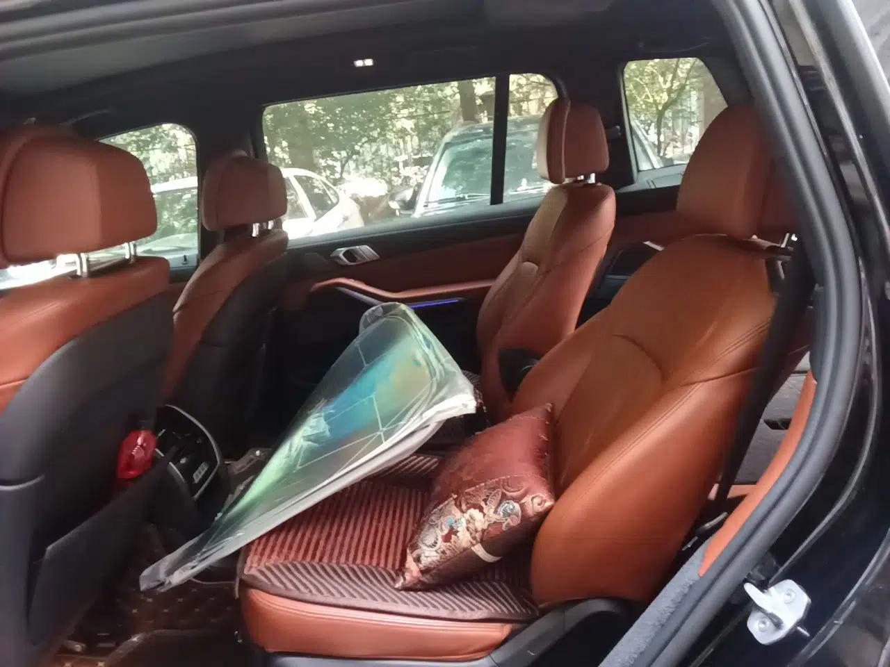 BMW X7 2020 xDrive40i Luxury Package with Premium Features — миниатюра 17