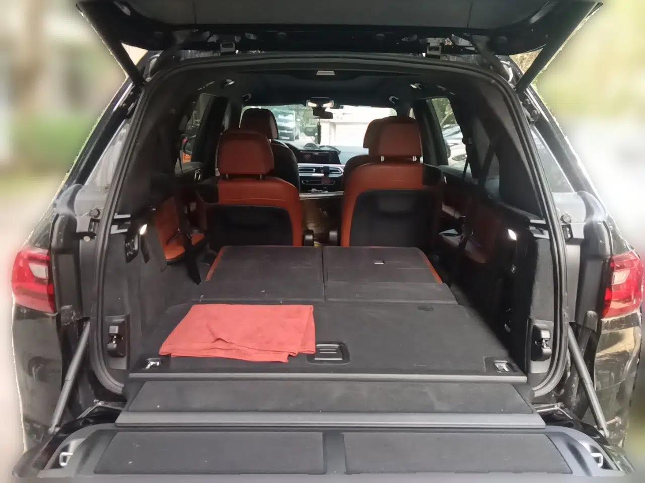 BMW X7 2020 xDrive40i Luxury Package with Premium Features — миниатюра 19