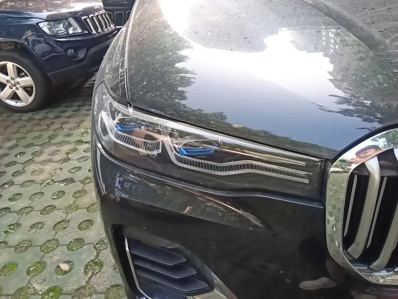 BMW X7 2020 xDrive40i Luxury Package with Premium Features — миниатюра 7
