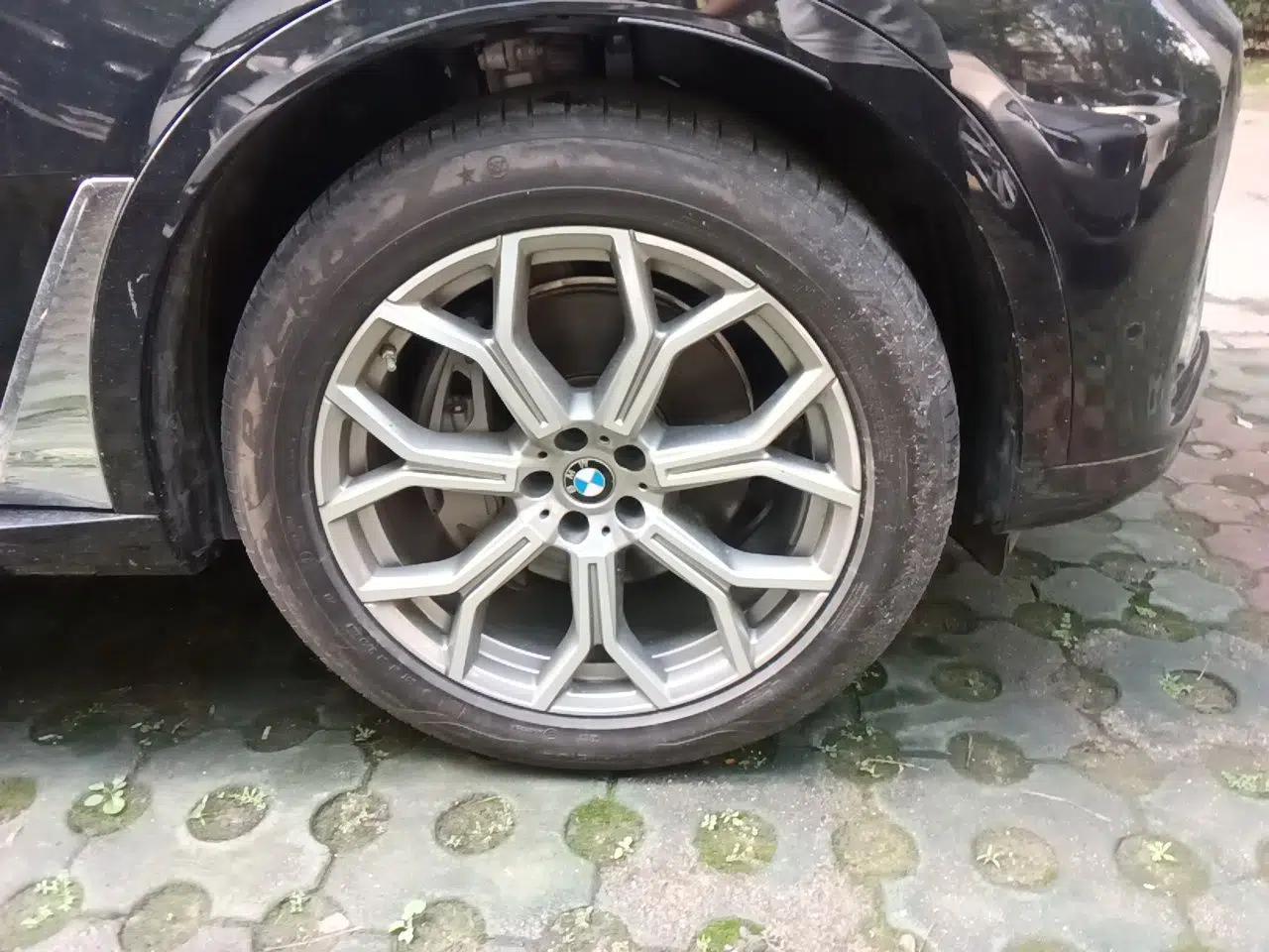 BMW X7 2020 xDrive40i Luxury Package with Premium Features — миниатюра 8