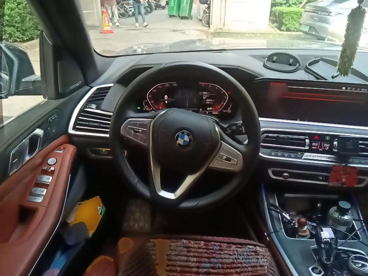 BMW X7 2020 xDrive40i Luxury Package with Premium Features — миниатюра 10