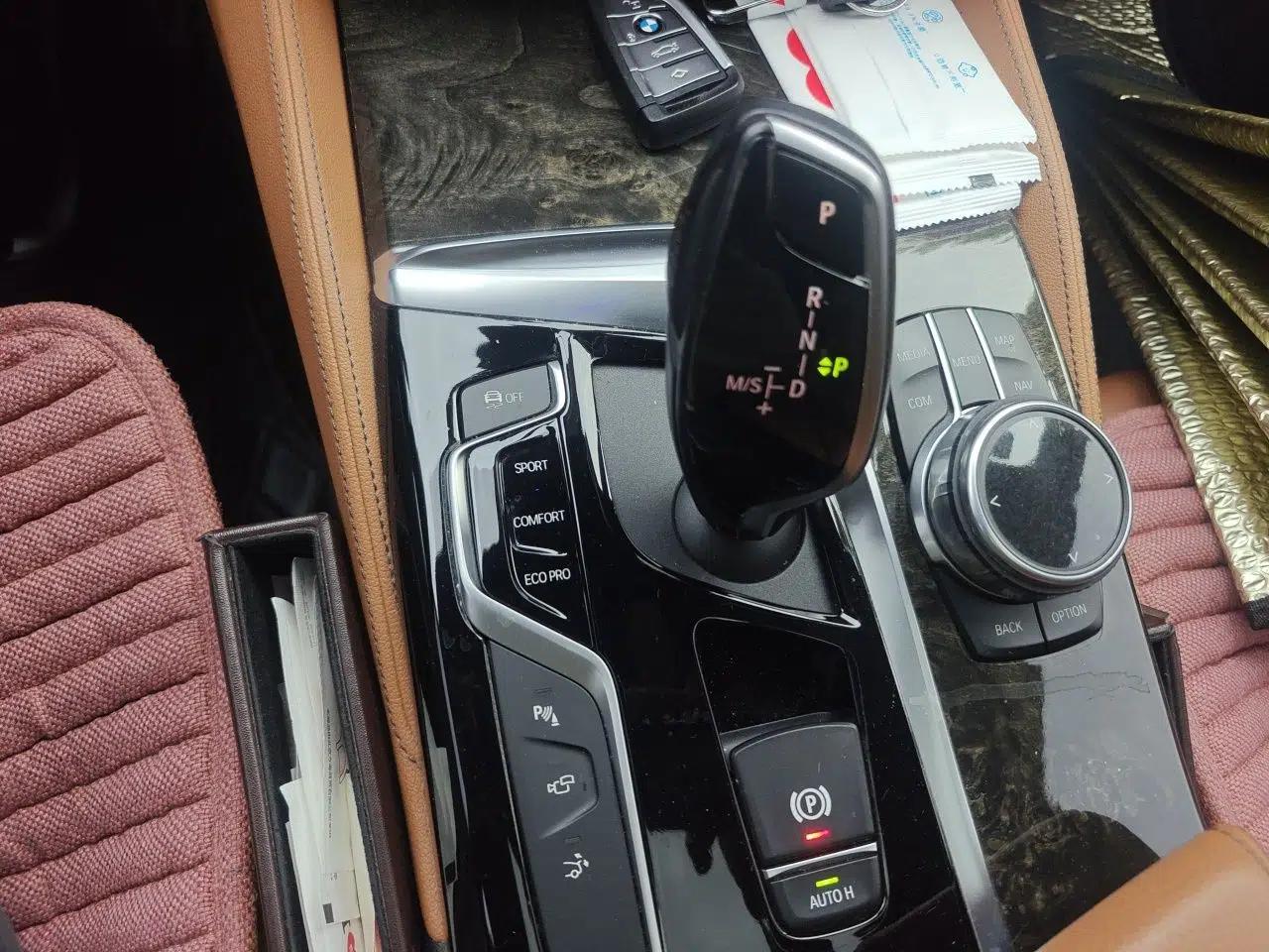 BMW 6 Series GT 2018 630i M Sport Package — миниатюра 14