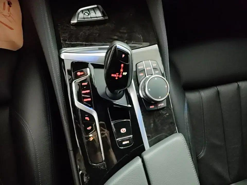 BMW 6 Series GT 2022 630i M Sport Package — миниатюра 21