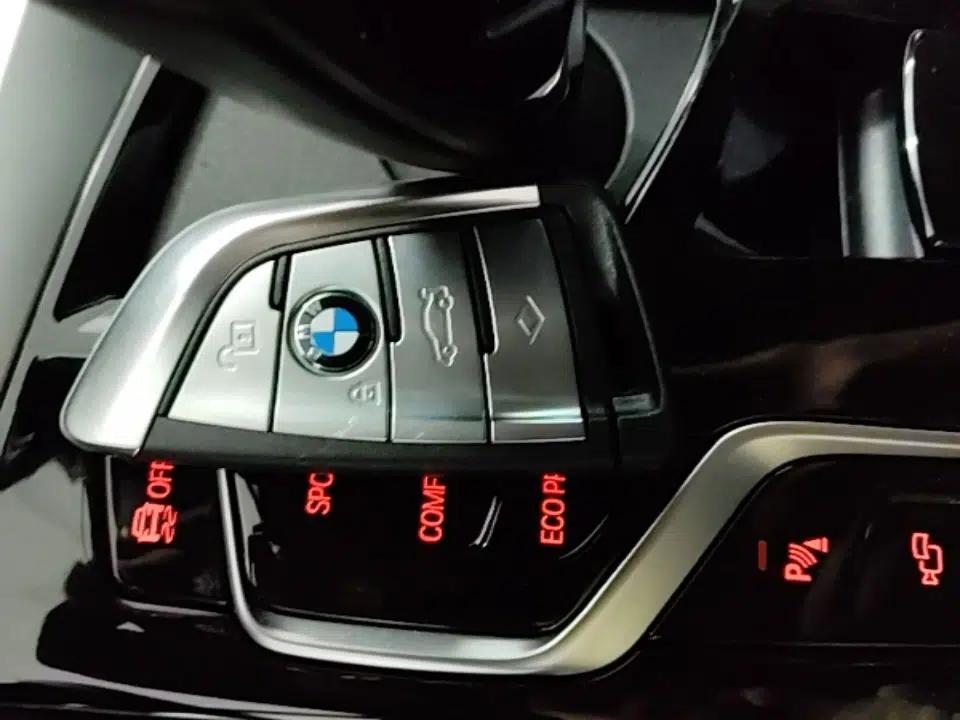 BMW 6 Series GT 2022 630i M Sport Package — миниатюра 28