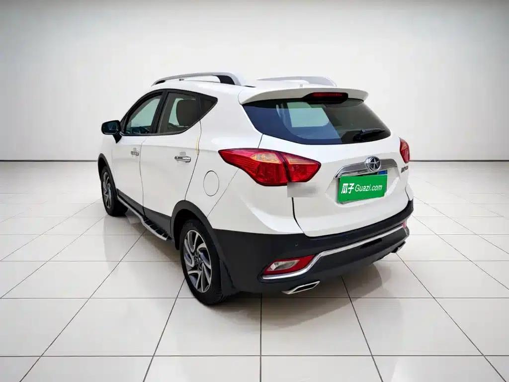 Refine S3 2016 1.5L Manual Deluxe Edition — миниатюра 4