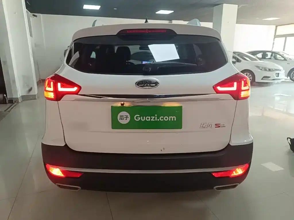 Refine S3 2017 1.5L Manual Deluxe Edition — миниатюра 6