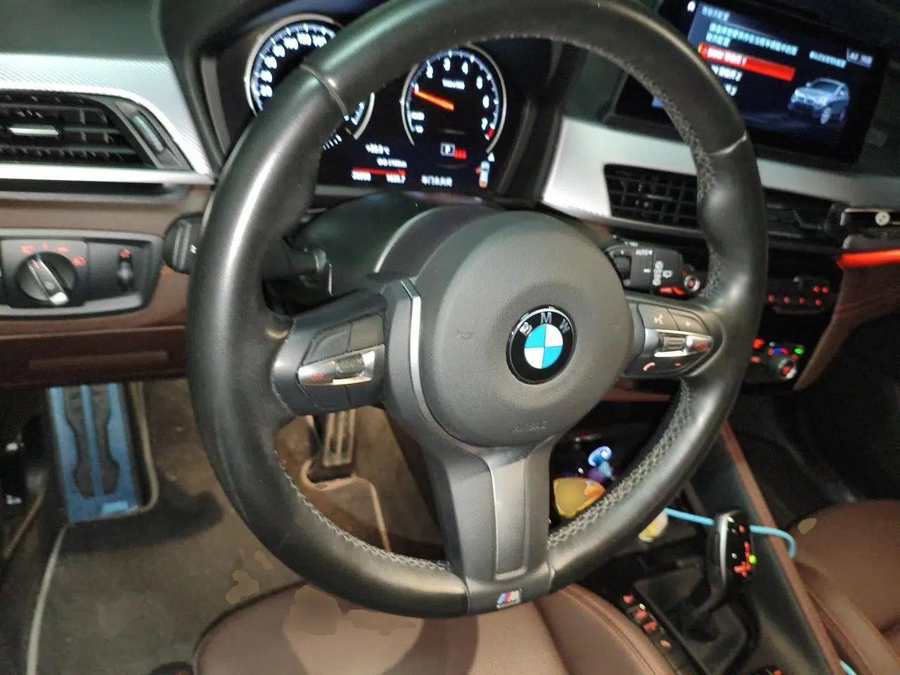 BMW X2 2022 sDrive25i Midnight Edition — миниатюра 10