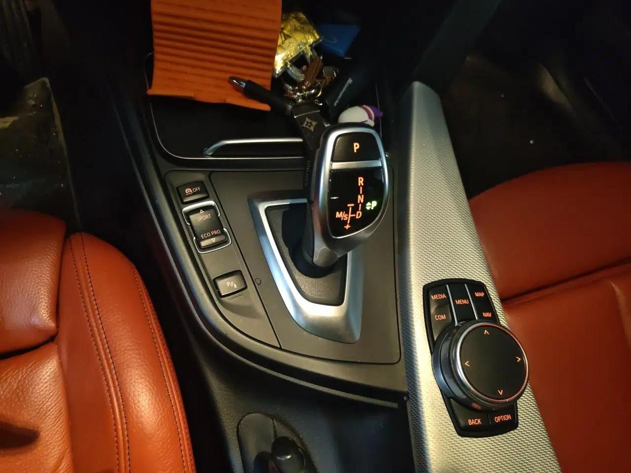 BMW 3 Series GT 2019 320i M Sport — миниатюра 14