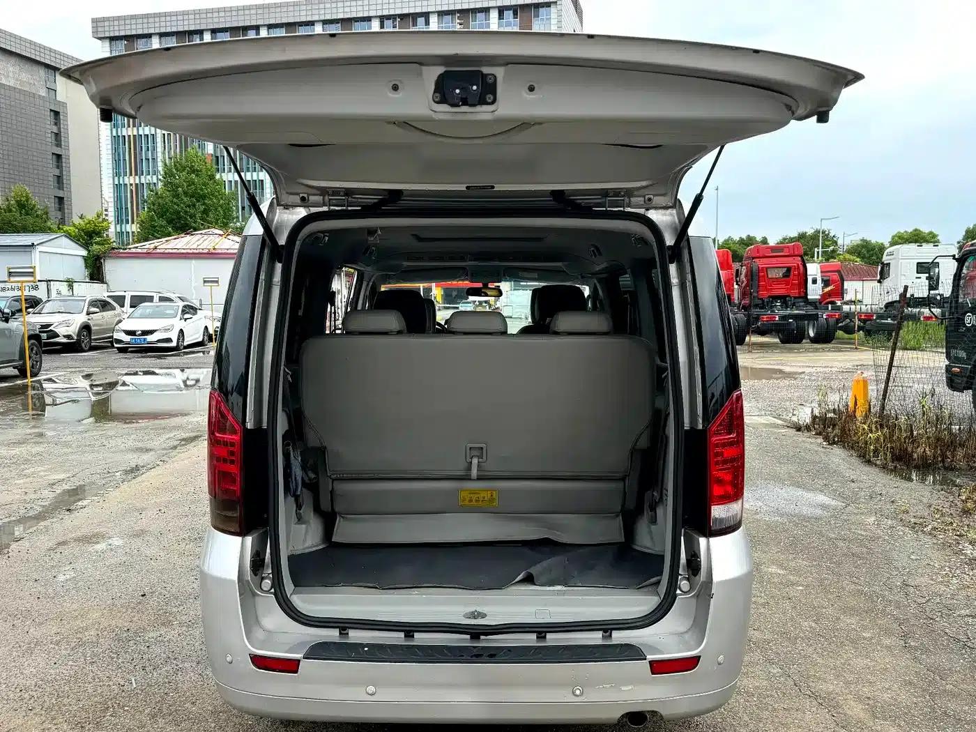 Refine M5 2014 Colorful Travel 2.0T Gasoline Manual Executive Edition — миниатюра 16