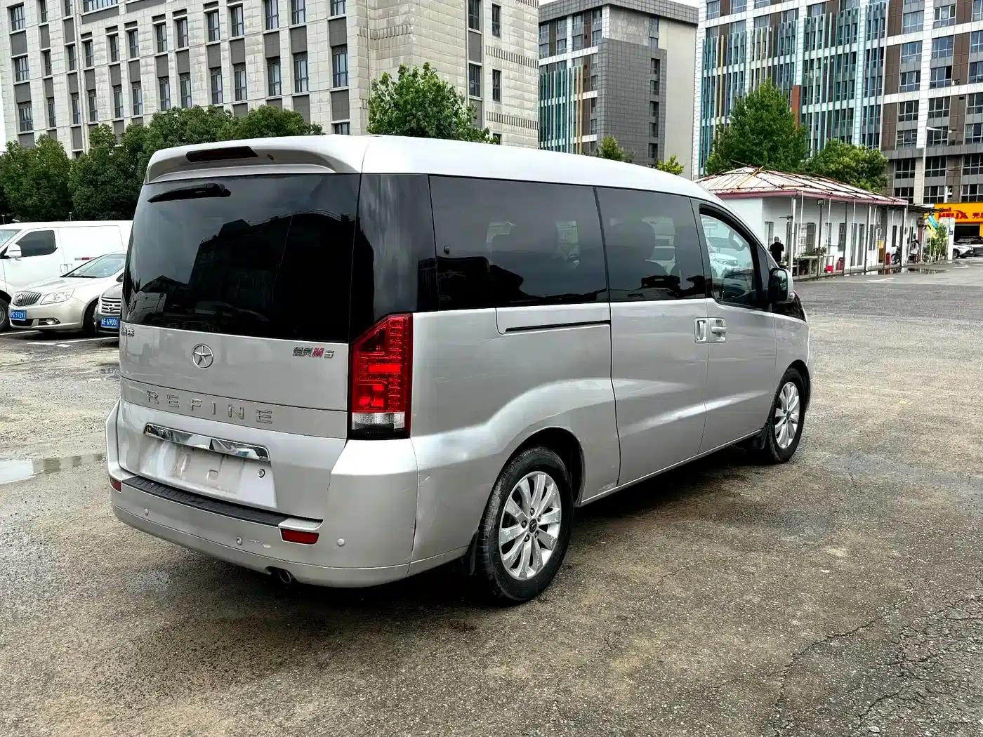 Refine M5 2014 Colorful Travel 2.0T Gasoline Manual Executive Edition — миниатюра 6