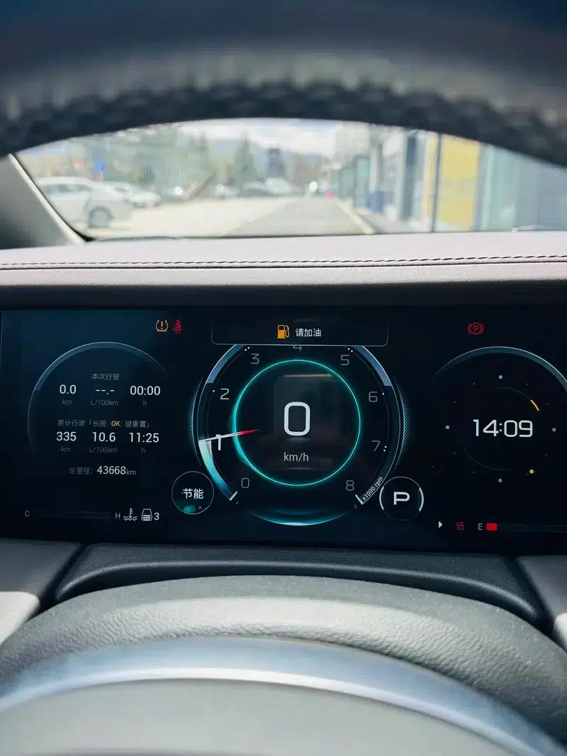 Trumpchi M8 2024 Master Series 2.0TGDI Premium Edition — миниатюра 12