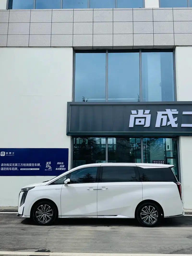 Trumpchi M8 2024 Master Series 2.0TGDI Premium Edition — миниатюра 3