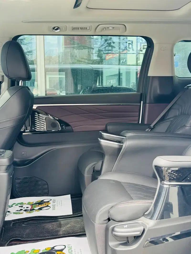 Trumpchi M8 2024 Master Series 2.0TGDI Premium Edition — миниатюра 6