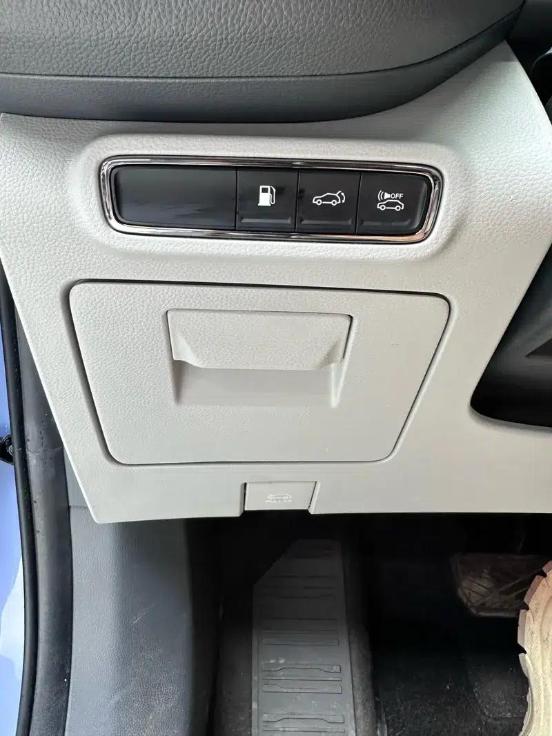 Trumpchi GS8 2022 Dual Engine Series 2.0TM Hybrid 2WD Premium Edition 6-Seater — миниатюра 22