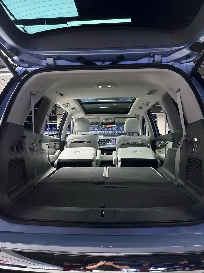 Trumpchi GS8 2022 Dual Engine Series 2.0TM Hybrid 2WD Premium Edition 6-Seater — миниатюра 24