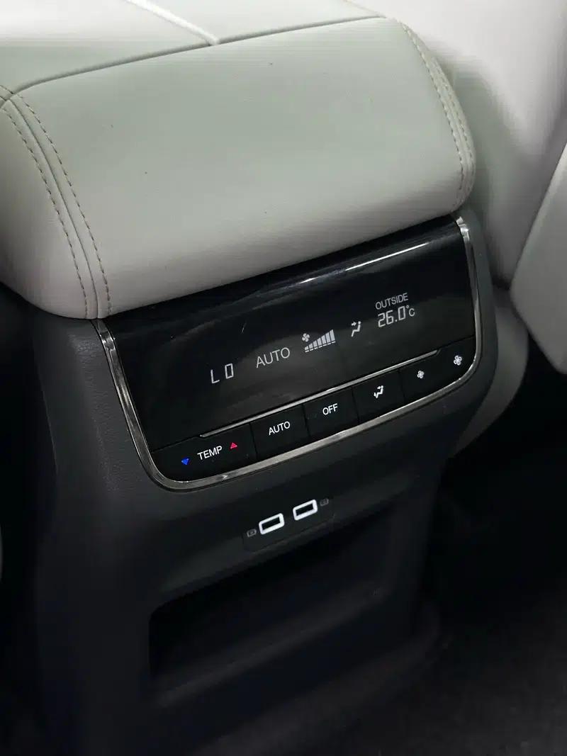Trumpchi GS8 2022 Dual Engine Series 2.0TM Hybrid 2WD Premium Edition 6-Seater — миниатюра 25