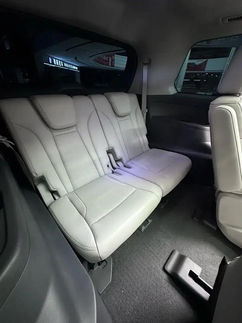 Trumpchi GS8 2022 Dual Engine Series 2.0TM Hybrid 2WD Premium Edition 6-Seater — миниатюра 26