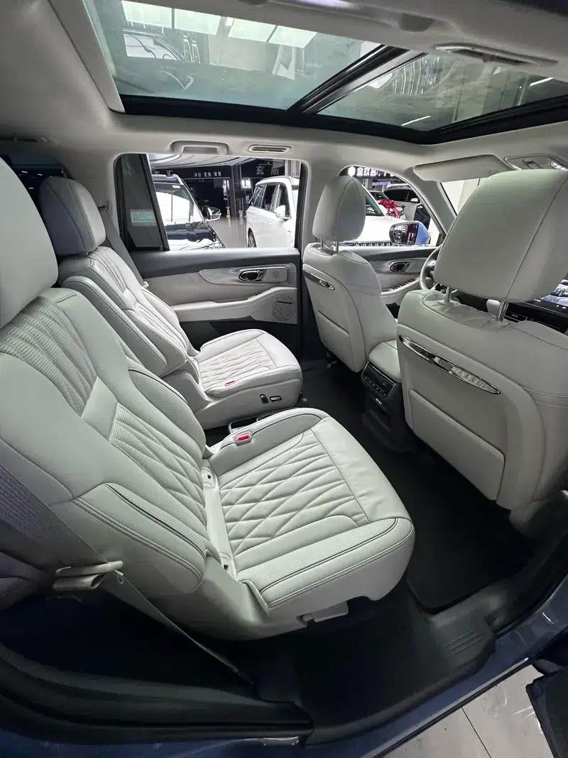 Trumpchi GS8 2022 Dual Engine Series 2.0TM Hybrid 2WD Premium Edition 6-Seater — миниатюра 27