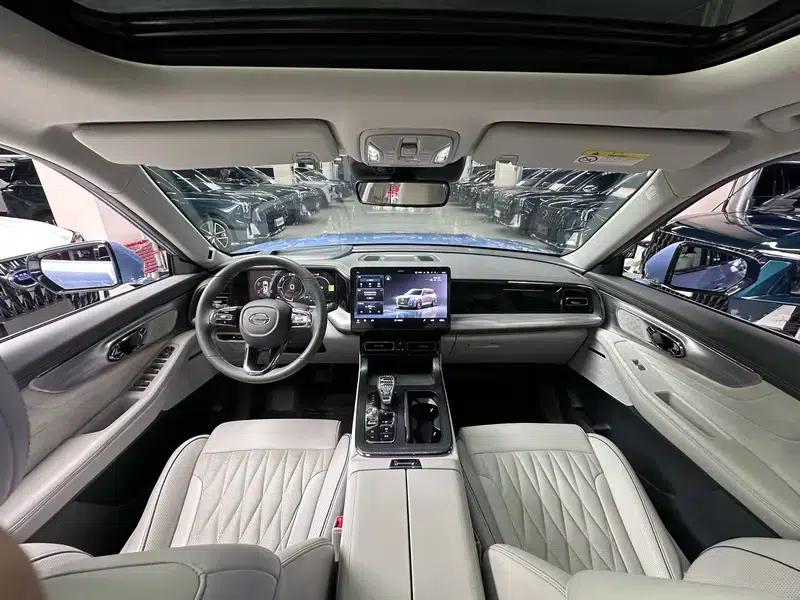 Trumpchi GS8 2022 Dual Engine Series 2.0TM Hybrid 2WD Premium Edition 6-Seater — миниатюра 29