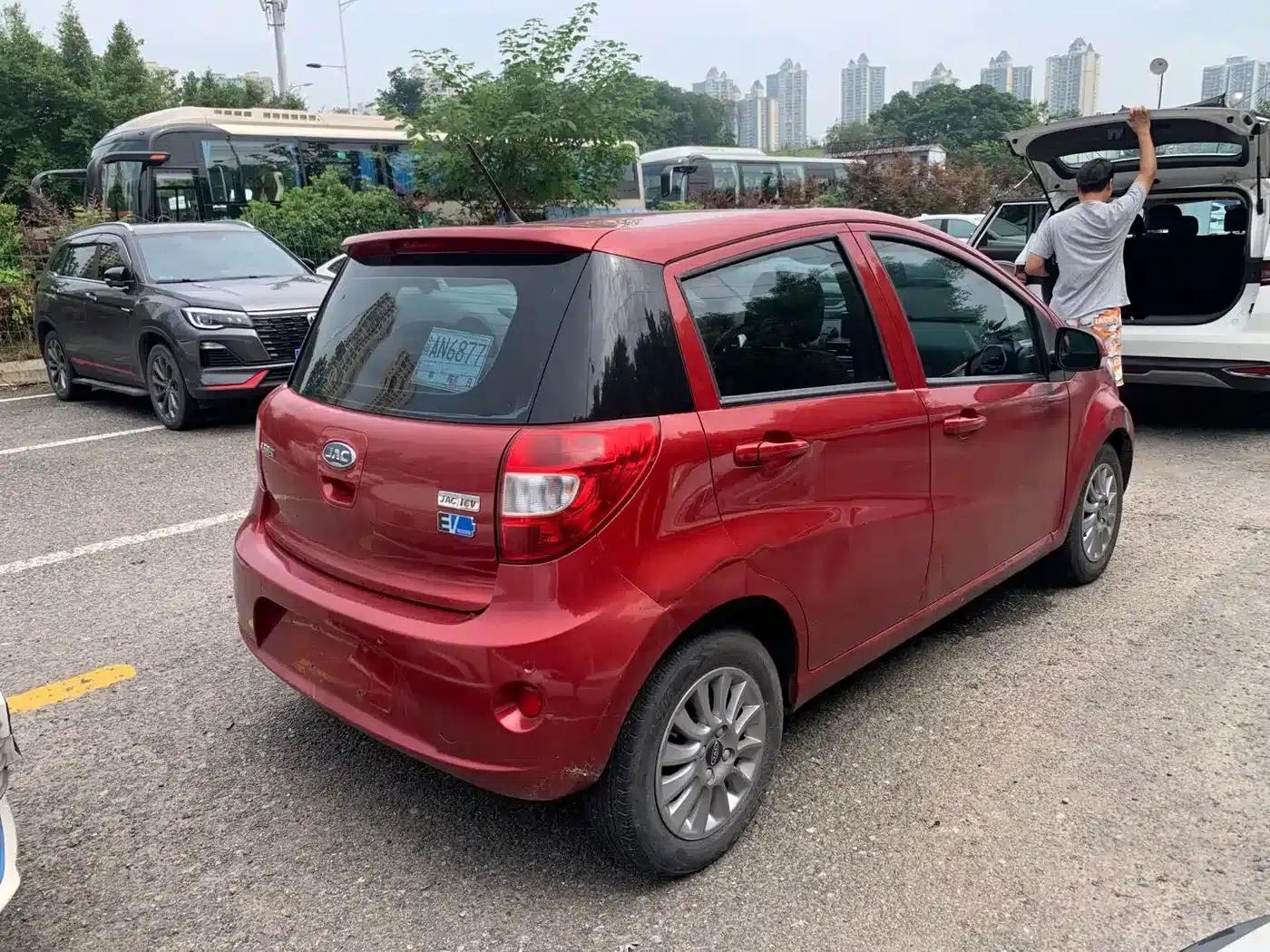 JAC iEV6E 2018 Upgraded Version iEV6E Luxury Intelligent Edition — миниатюра 3