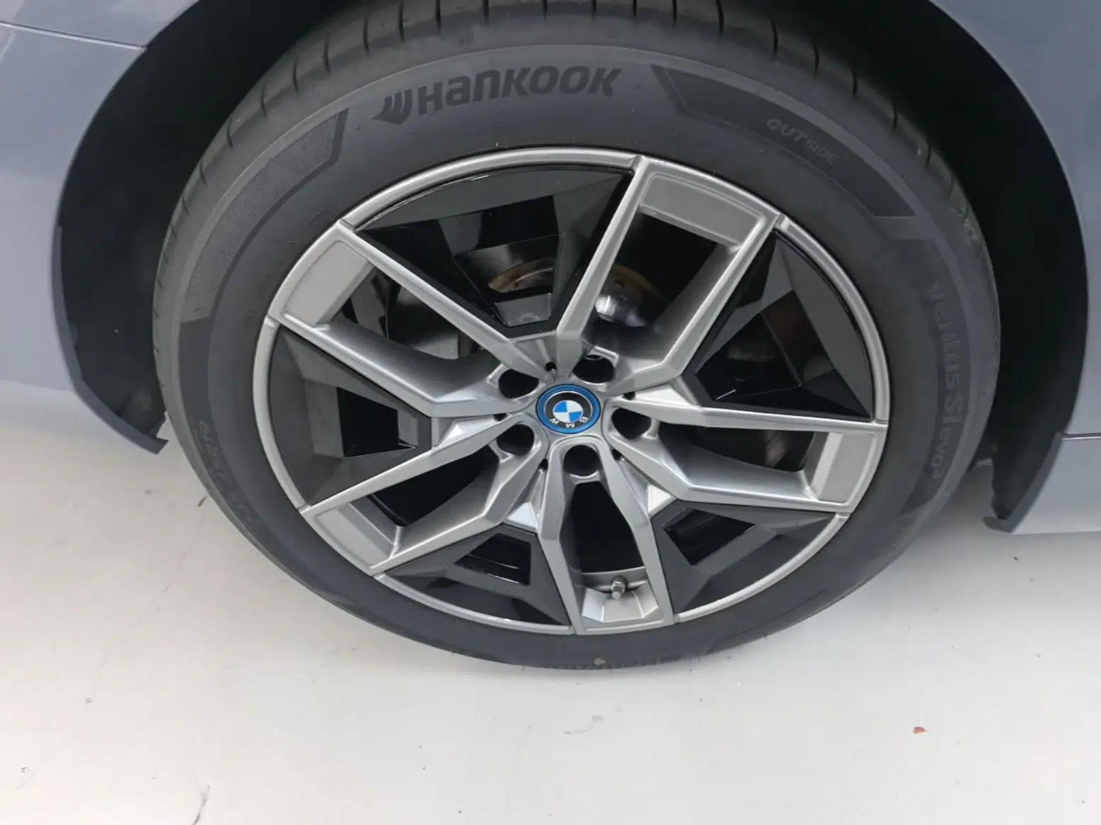 BMW i5 2024 eDrive 35L Prestige Luxury Package — миниатюра 11