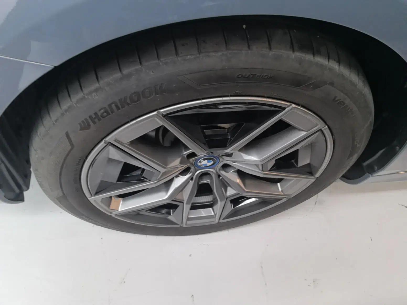 BMW i5 2024 eDrive 35L Prestige Luxury Package — миниатюра 10