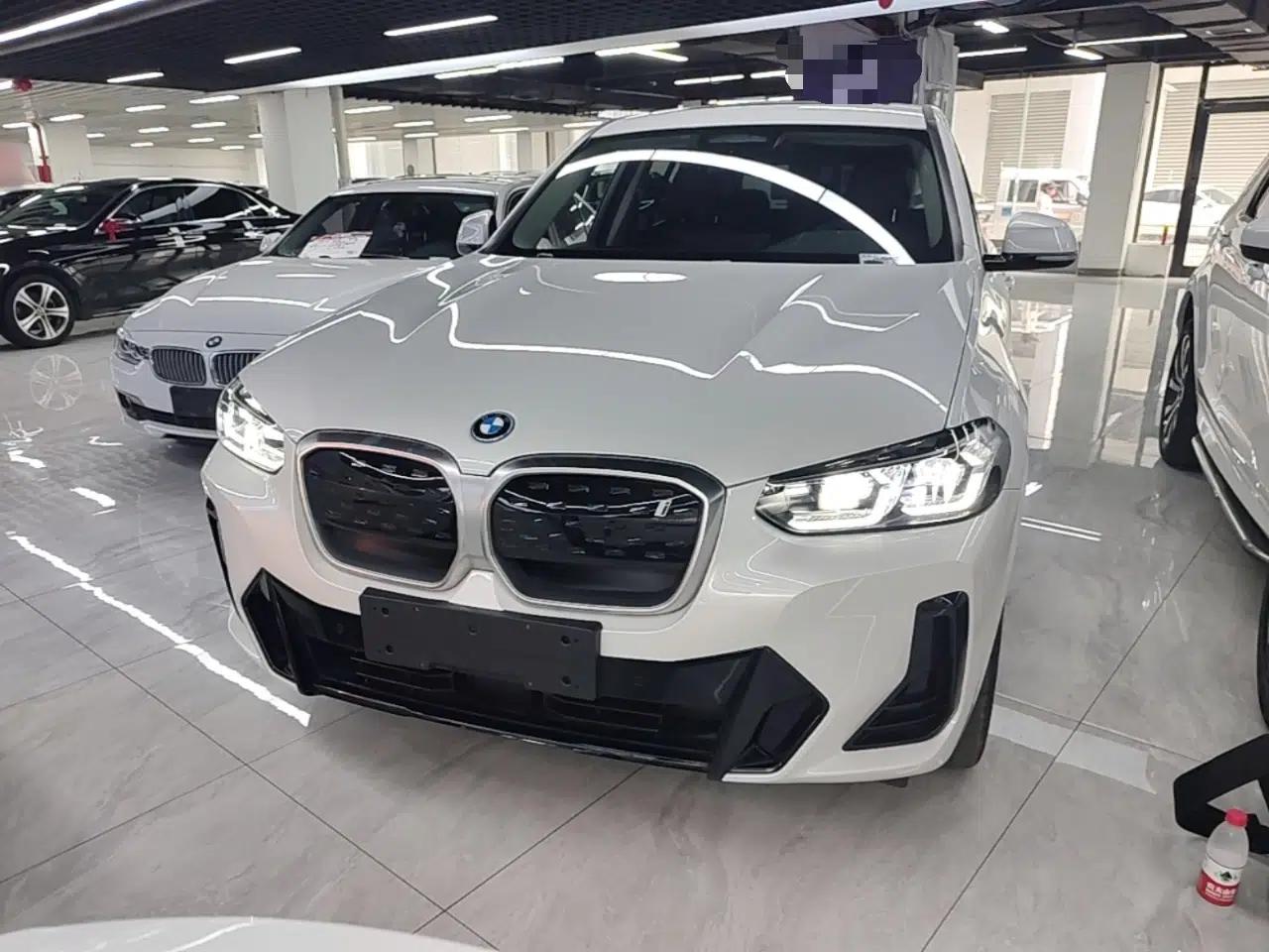 BMW iX3 2023 Leading Model — миниатюра 2
