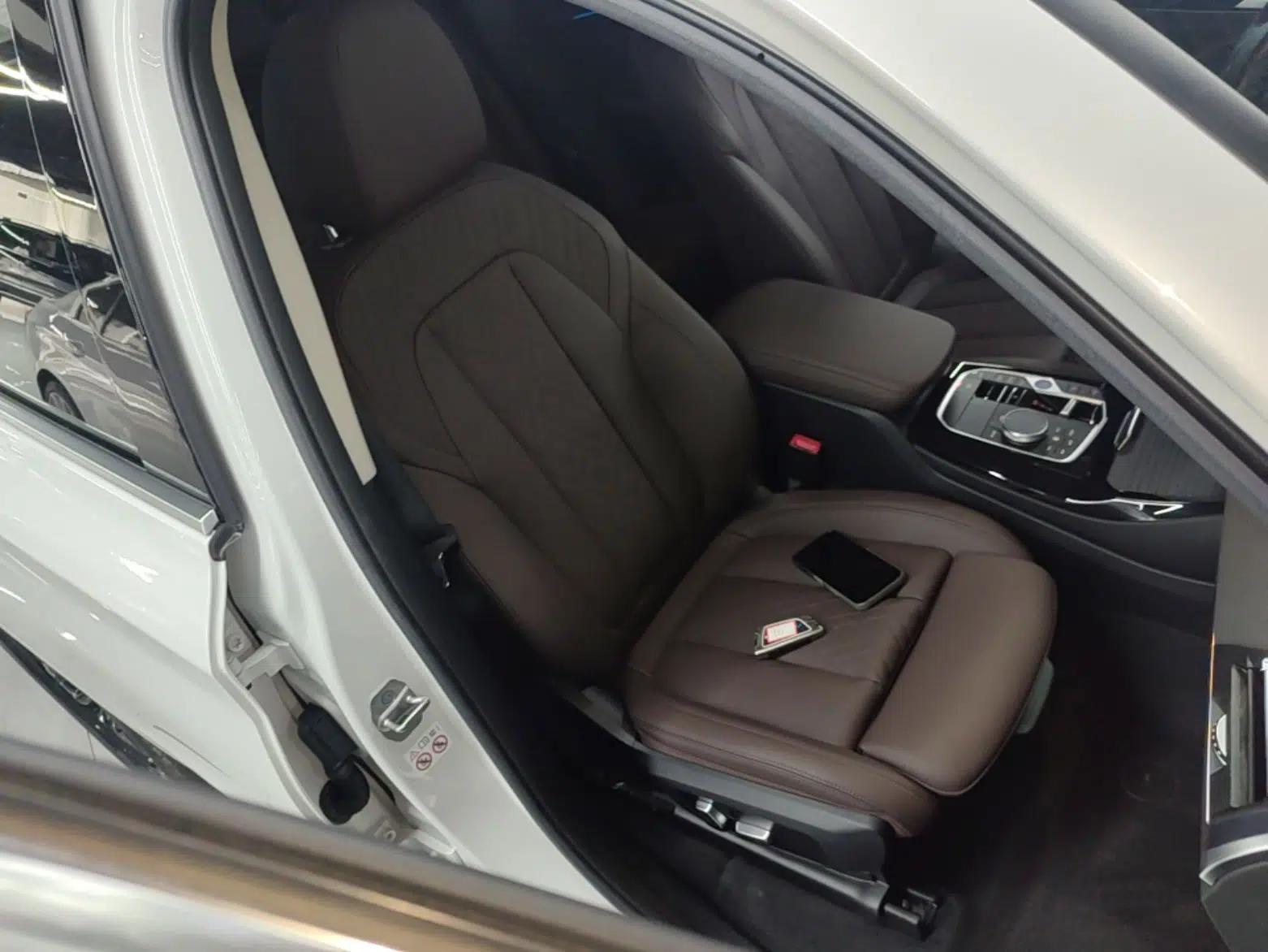 BMW iX3 2023 Leading Model — миниатюра 24