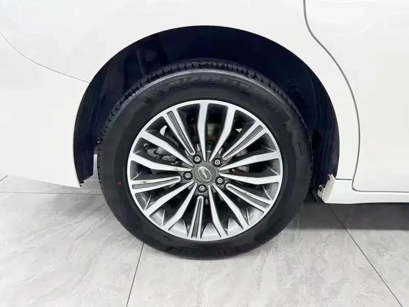 Trumpchi M6 2019 270T Automatic Premium Edition 6-seater National V Emission Standard — миниатюра 11