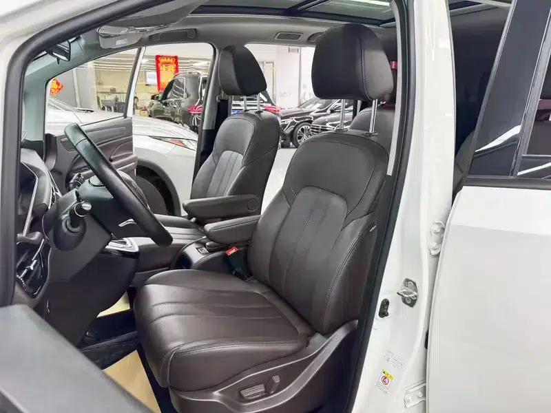 Trumpchi M6 2019 270T Automatic Premium Edition 6-seater National V Emission Standard — миниатюра 19
