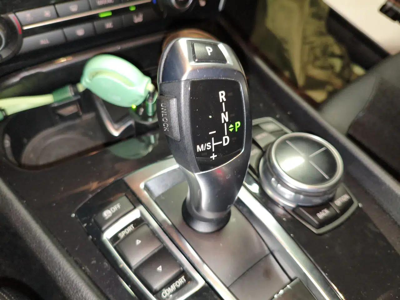 BMW 5 Series GT 2013 535i Leading Model — миниатюра 14