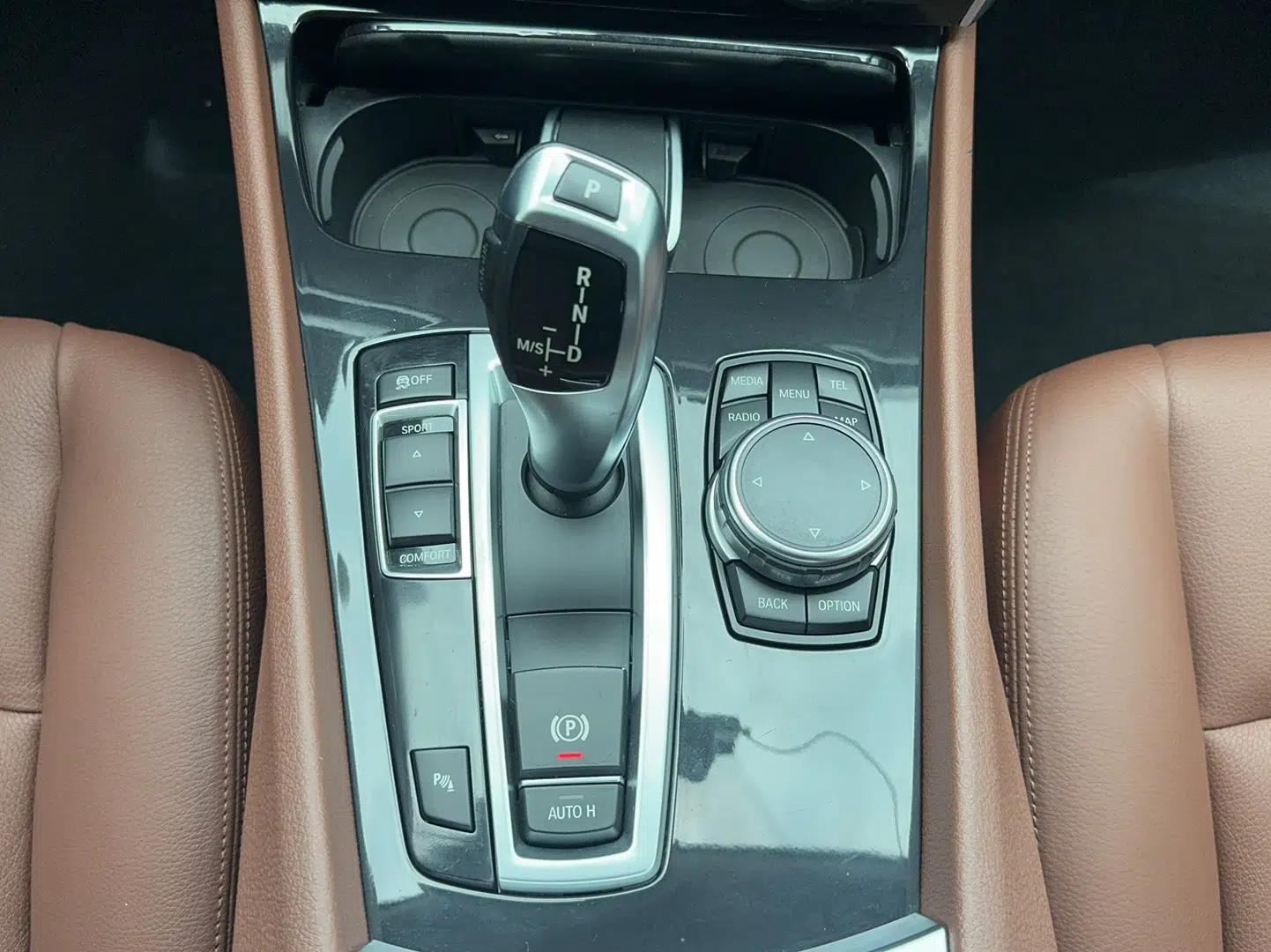 BMW 5 Series GT 2015 528i Leading Model — миниатюра 21