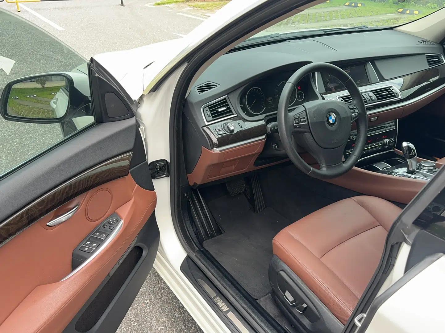 BMW 5 Series GT 2015 528i Leading Model — миниатюра 23