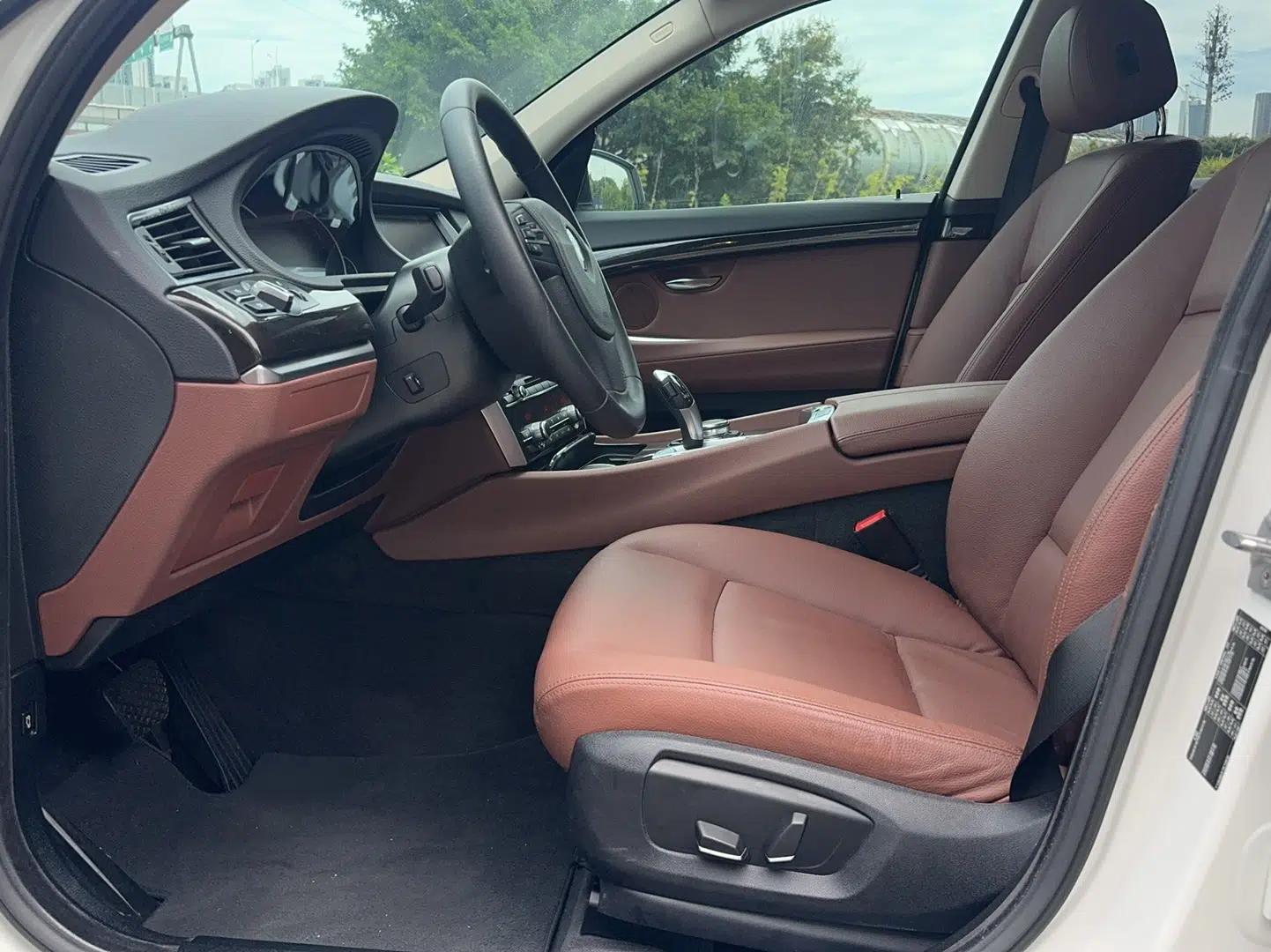 BMW 5 Series GT 2015 528i Leading Model — миниатюра 29
