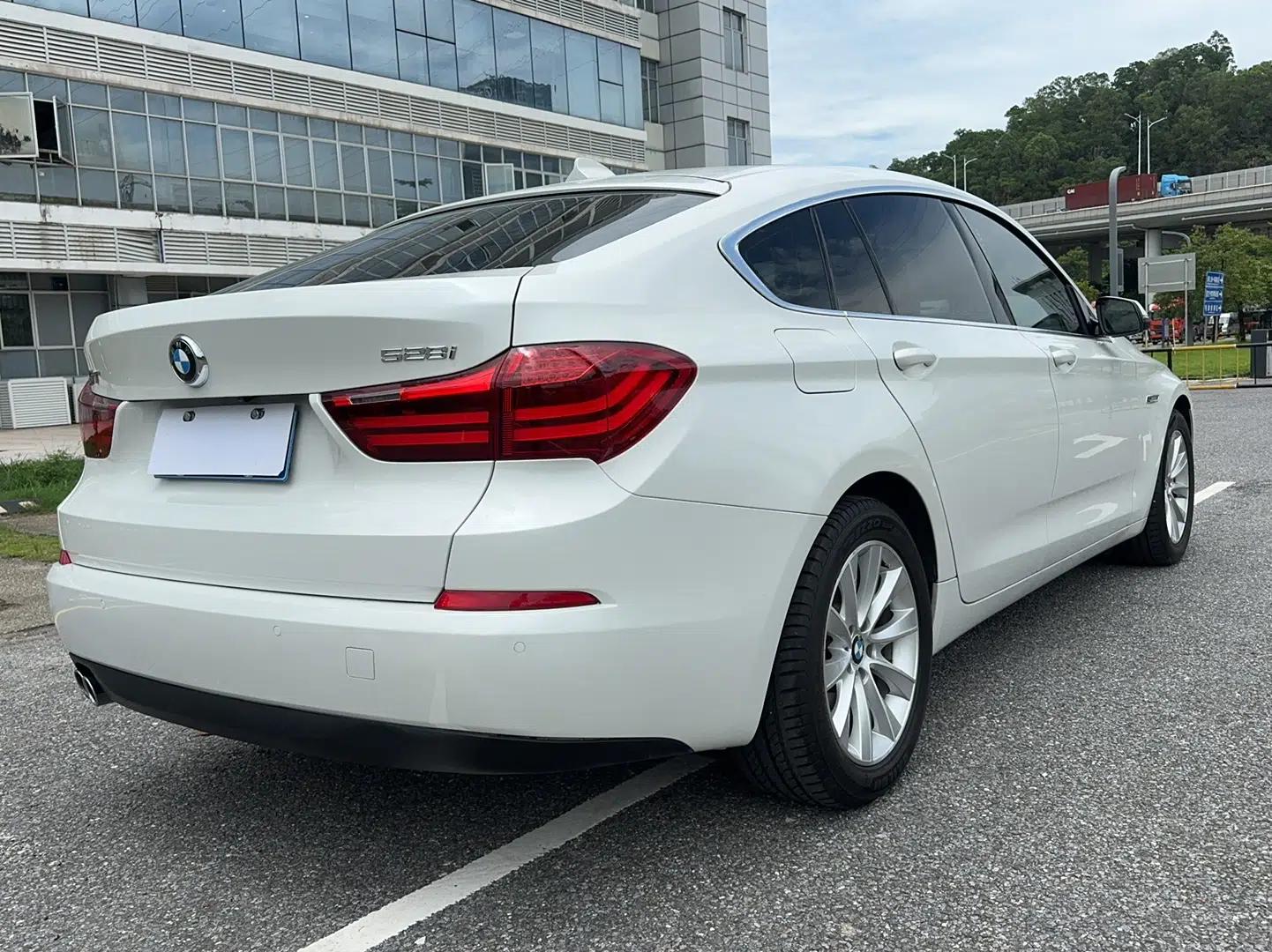 BMW 5 Series GT 2015 528i Leading Model — миниатюра 6