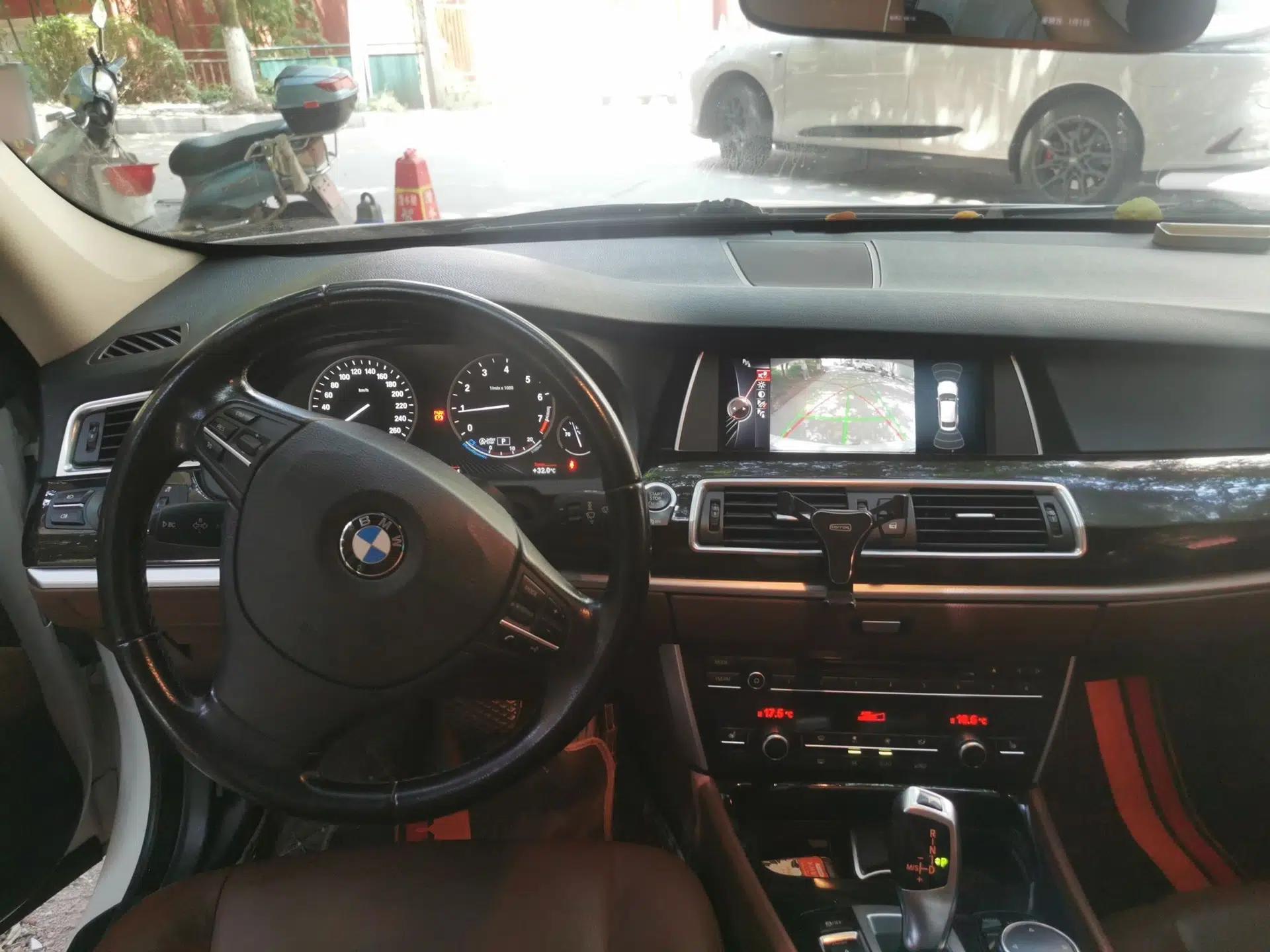 BMW 5 Series GT 2014 528i Leading Model — миниатюра 10
