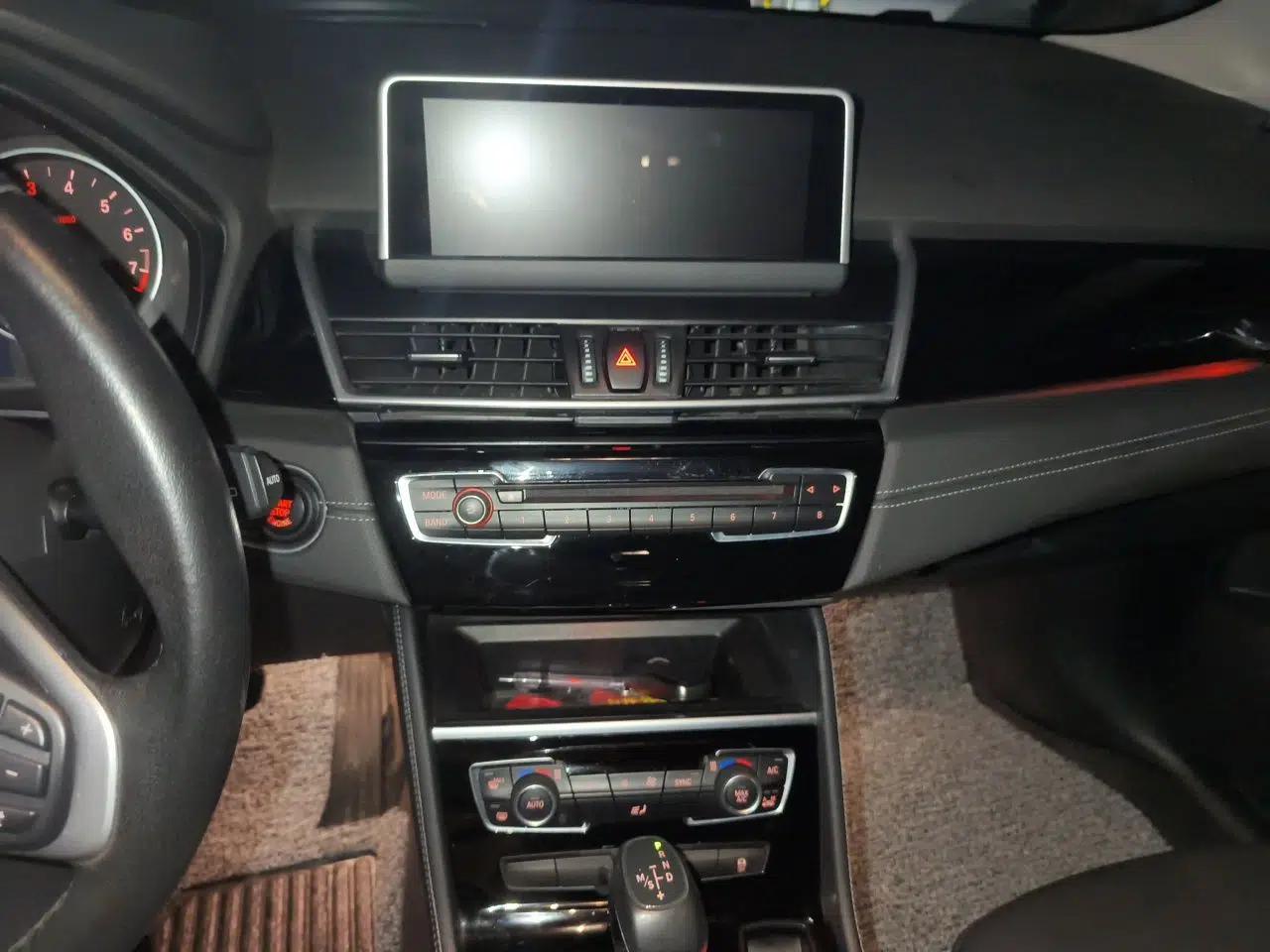 BMW 2 Series Gran Tourer 2015 218i Sports Design Package — миниатюра 13