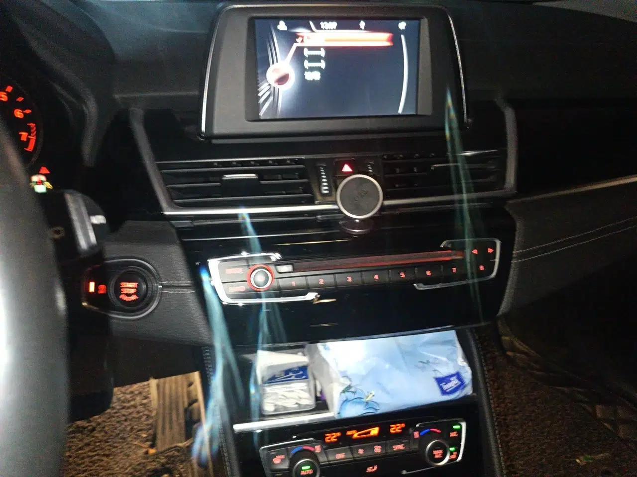 BMW 2 Series Gran Tourer 2015 218i Sports Design Package — миниатюра 13